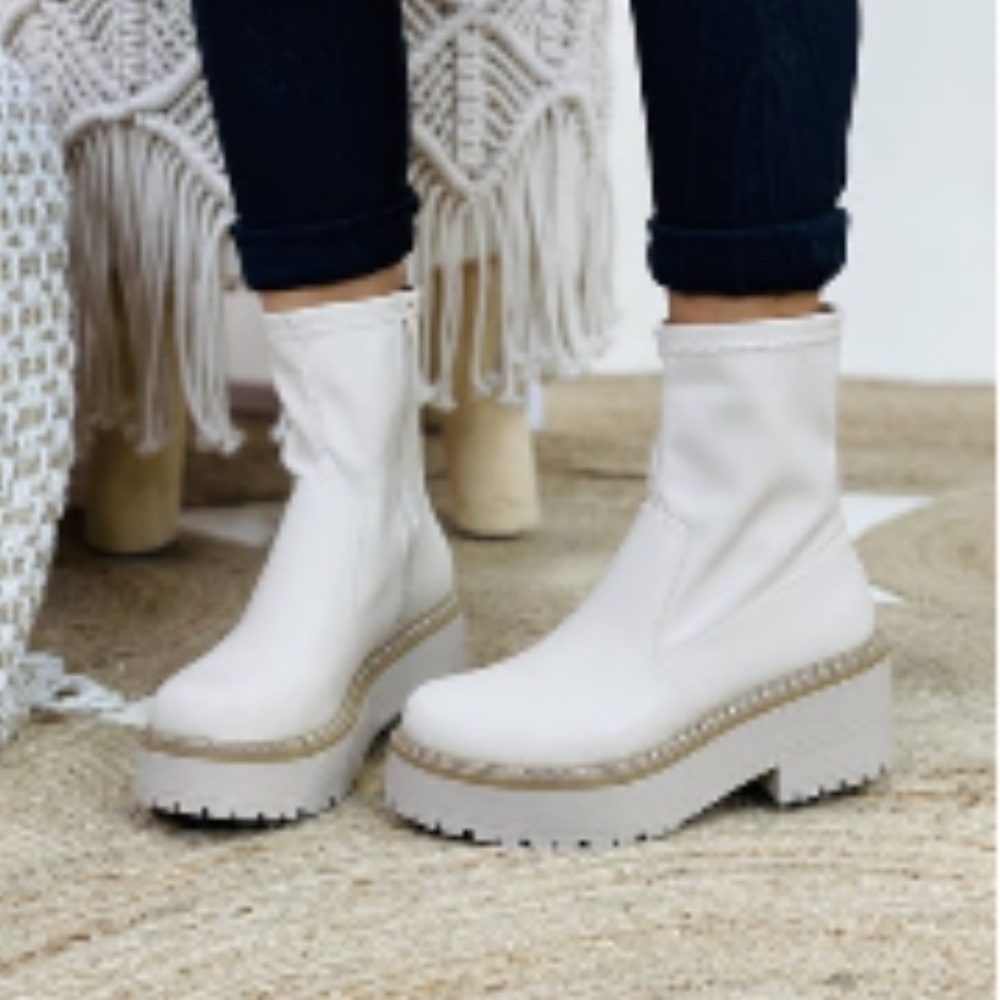 Soda Bone Chunky Platform Boots